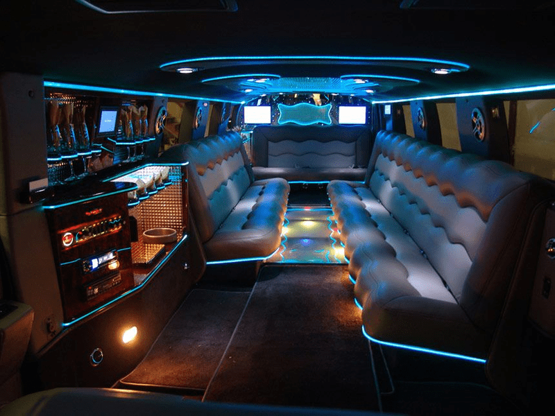 Enjoy Traveling By A Party Bus Toronto
