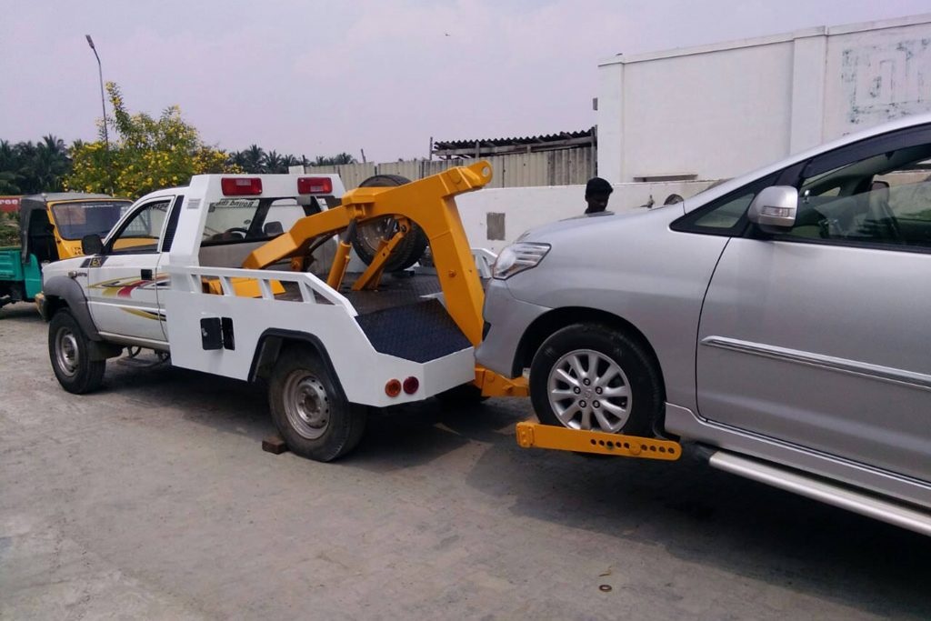 Why Is It Necessary To Go For Towing Service?