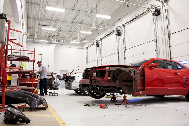 How Collision Repair Shops Help in Reviving a Vehicle Condition?