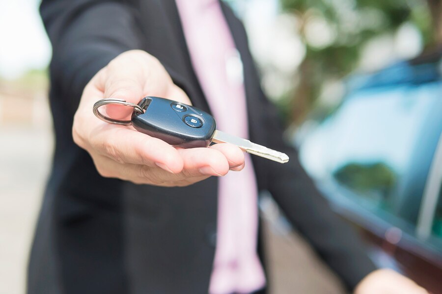 10 Reasons to Purchase Your Used Car from a Dealer Instead of Private Sales
