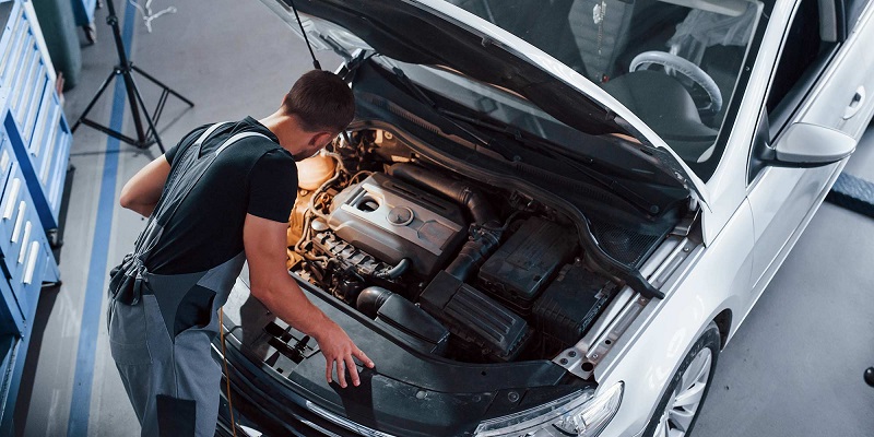Auto Repairing Center That Uses Modern Tools & Why Service Your Car